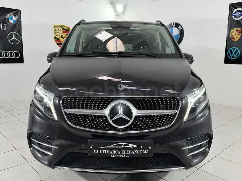 Usado Mercedes V300 Exclusive 239 CV (175 kW) 2020 Gris / plata Monovolumen