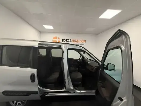 Używany Fiat Doblò Trekking 120 KM (88 kW) 2022 Biały Minivan