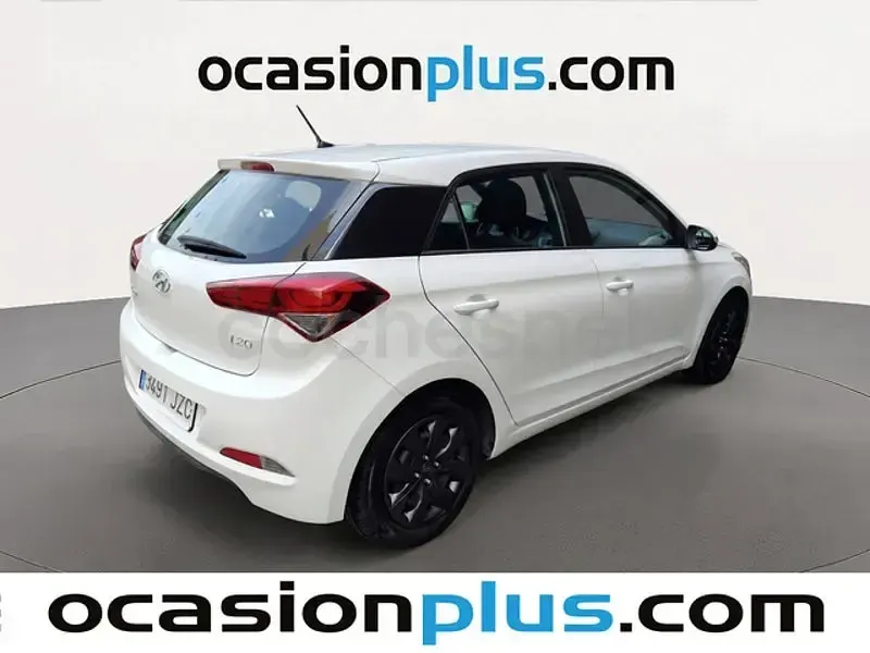 Usado Hyundai i20 84 CV (61 kW) 2017 Blanco Berlina