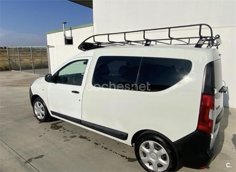 Usado Dacia Dokker Essentiel 102 CV (75 kW) 2018 Blanco Monovolumen