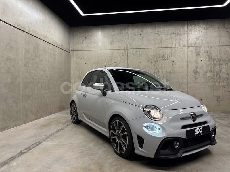Gris / plata Usado 2022 Abarth 595 Turismo Berlina | 21.990 € (Un poco caro) - Imagen 1/4