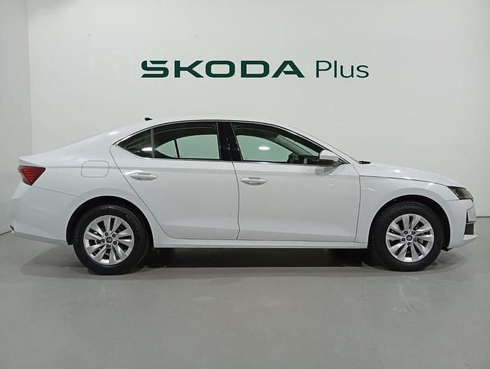 Usado Skoda Octavia Selection 150 HP (110 kW) 2025 Branco Citadino