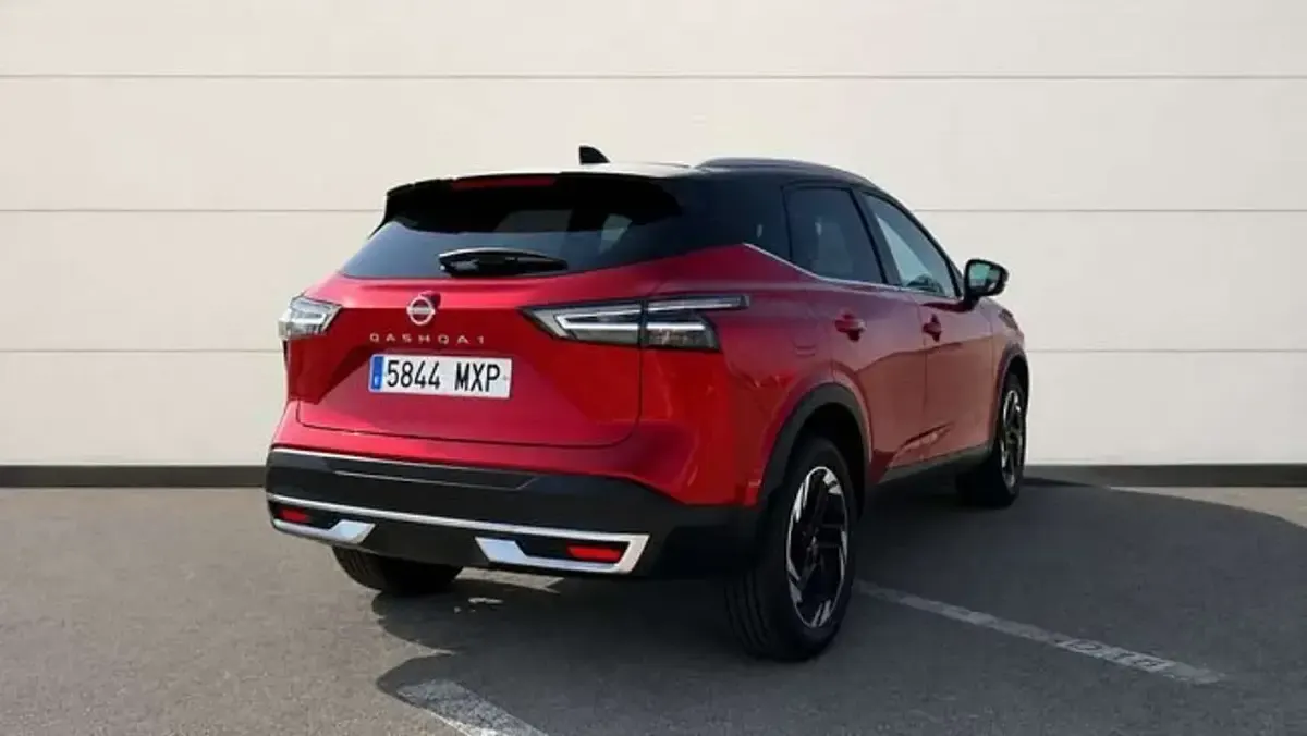 Usado Nissan Qashqai N-Connecta 140 CV (102 kW) 2025 Rojo SUV