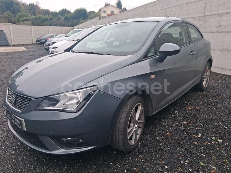 Usado Seat Ibiza SC Reference 90 CV (66 kW) 2013 Gris / plata Utilitario