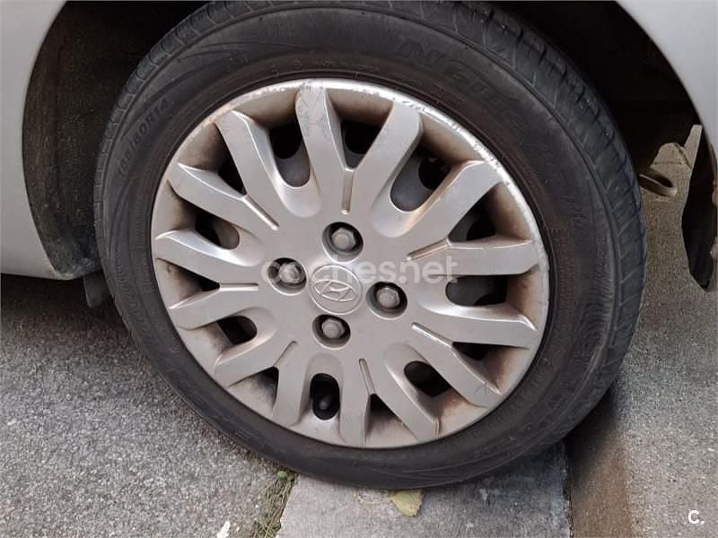 Usado Hyundai i10 Comfort 78 CV (57 kW) 2010 Gris / plata Utilitario