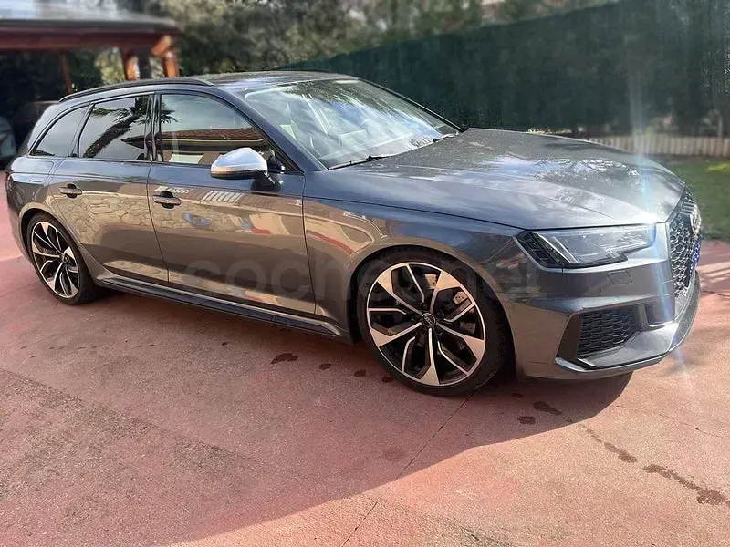 Usado Audi RS4 450 CV (330 kW) 2018 Gris / plata Familiar