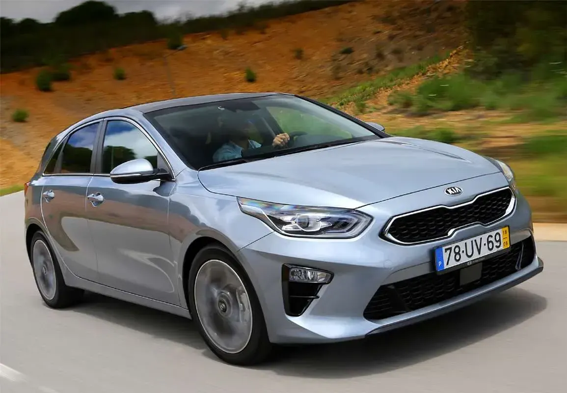Usado Kia Ceed 101 CV (74 kW) 2019 Blanco Utilitario