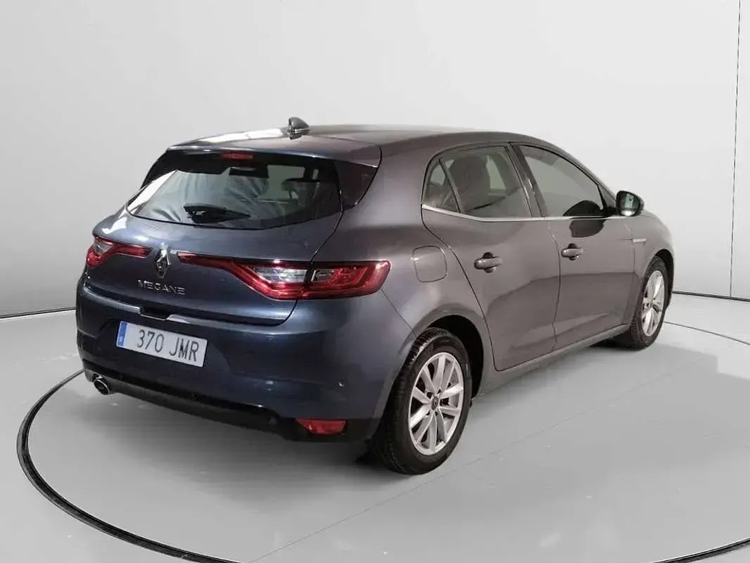 Usado Renault Mégane III Zen 132 CV (97 kW) 2016 Gris Utilitario
