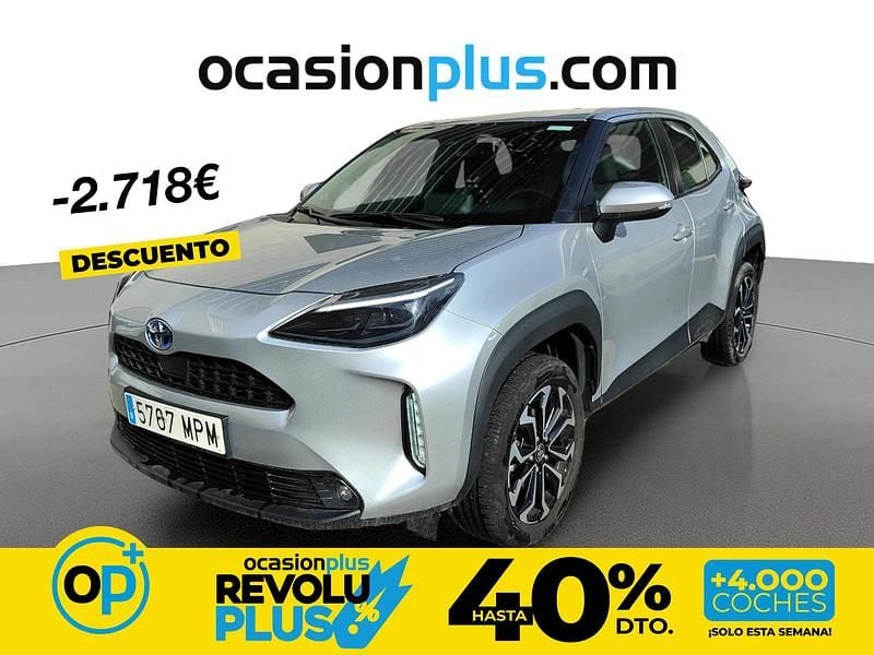 Usado Toyota Yaris Hybrid Active 116 CV (85 kW) 2024 Gris Pickup/Camioneta