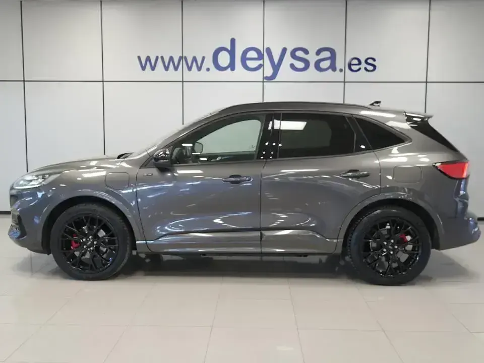 Usado Ford Kuga ST-Line X 225 CV (165 kW) 2024 Gris / plata SUV