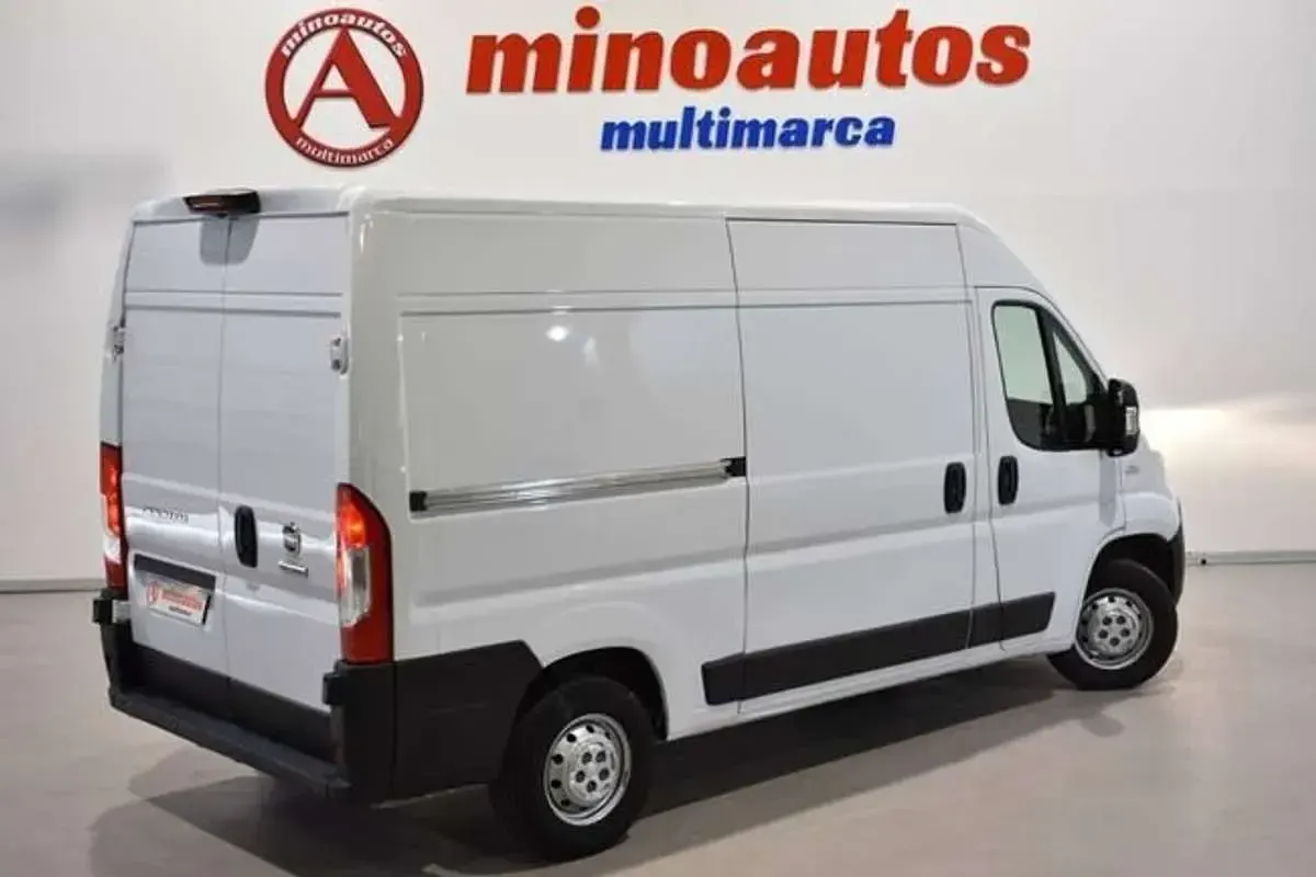 Usado Fiat Ducato 120 CV (88 kW) 2021 Blanco Van