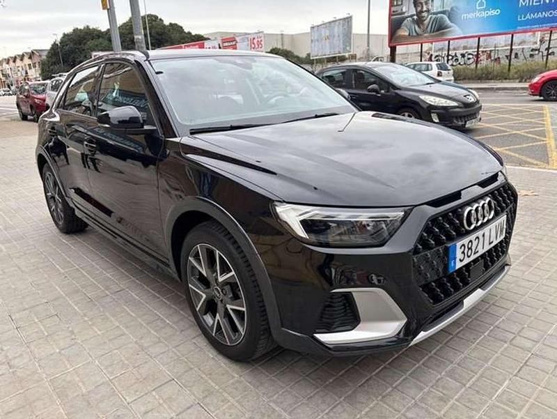 Usado Audi A1 Sportback Black Edition 116 CV (85 kW) 2021 Gris Utilitario