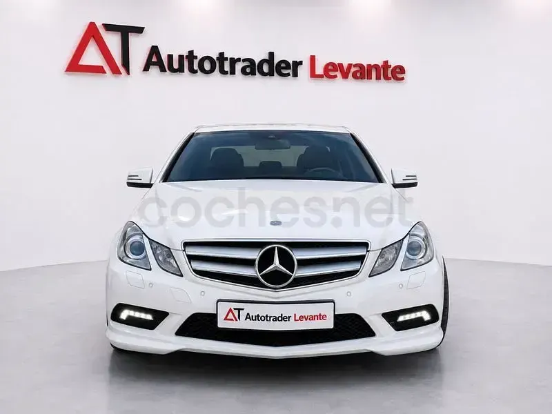 Usado Mercedes E220 Elegance 170 CV (125 kW) 2010 Blanco Coupe