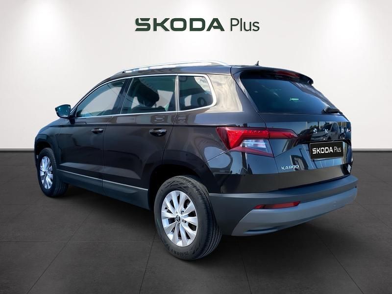 Usado Skoda Karoq Ambition 110 CV (80 kW) 2021 Marrón SUV