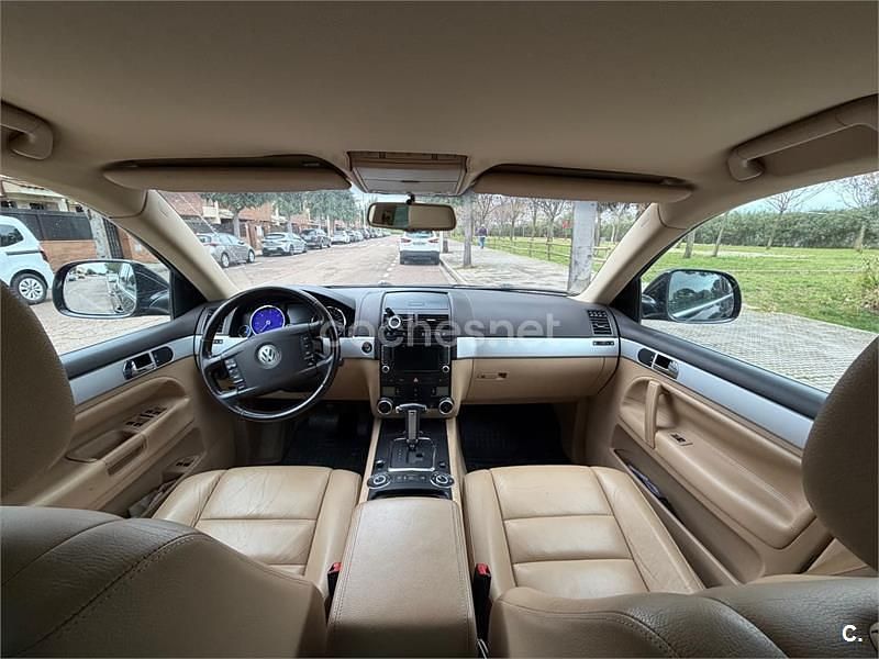 Second-hand VW Touareg 225 CP (165 kW) 2008 Negru SUV