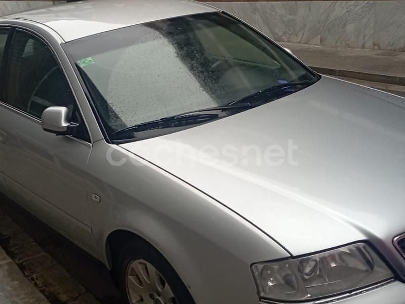 Usado Audi A6 150 CV (110 kW) 2000 Gris / plata Berlina