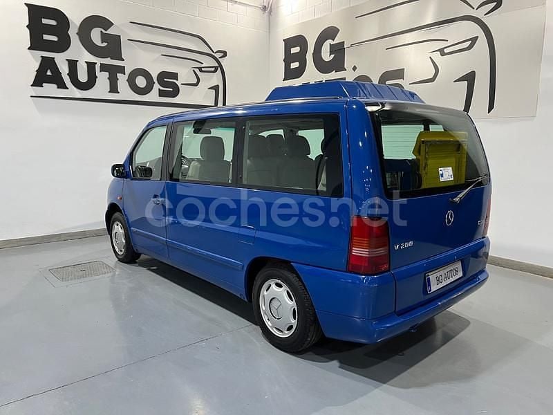 Usado Mercedes V200 102 CV (75 kW) 2000 Azul Monovolumen