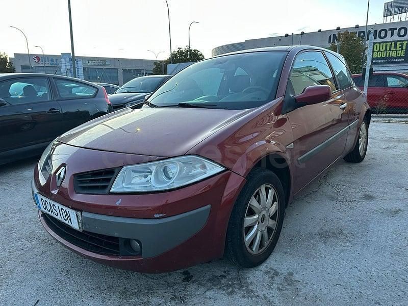 Usado Renault Mégane II 105 CV (77 kW) 2008 Rojo Berlina