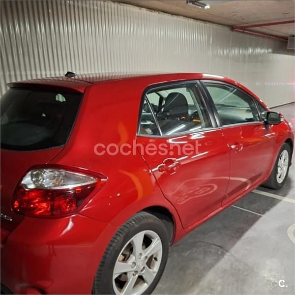 Rojo Usado 2010 Toyota Auris Advance Berlina | 8850 € (Un poco caro) - Imagen 1/4