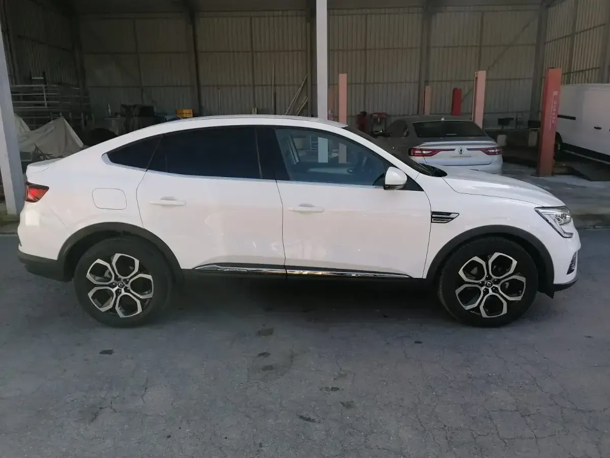 Usado Renault Arkana Techno 140 CV (102 kW) 2023 Blanco SUV