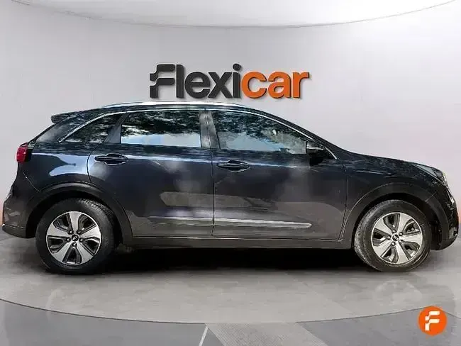 Usado Kia Niro 141 CV (103 kW) 2019 Gris SUV