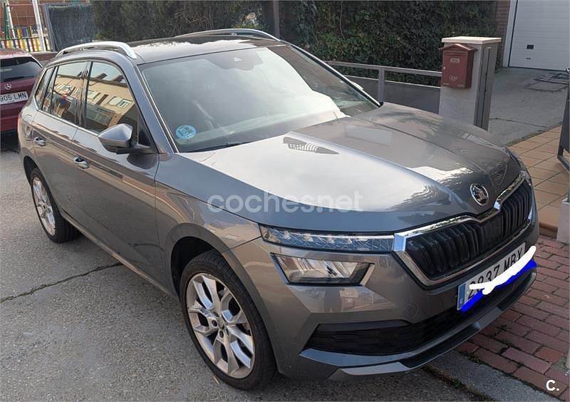 Usado Skoda Kamiq Sport 150 CV (110 kW) 2022 Gris / plata SUV