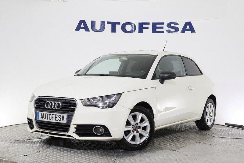 Blanco Usado 2011 Audi A1 Attraction Utilitario | 9050 € (Buen precio) - Imagen 1/4