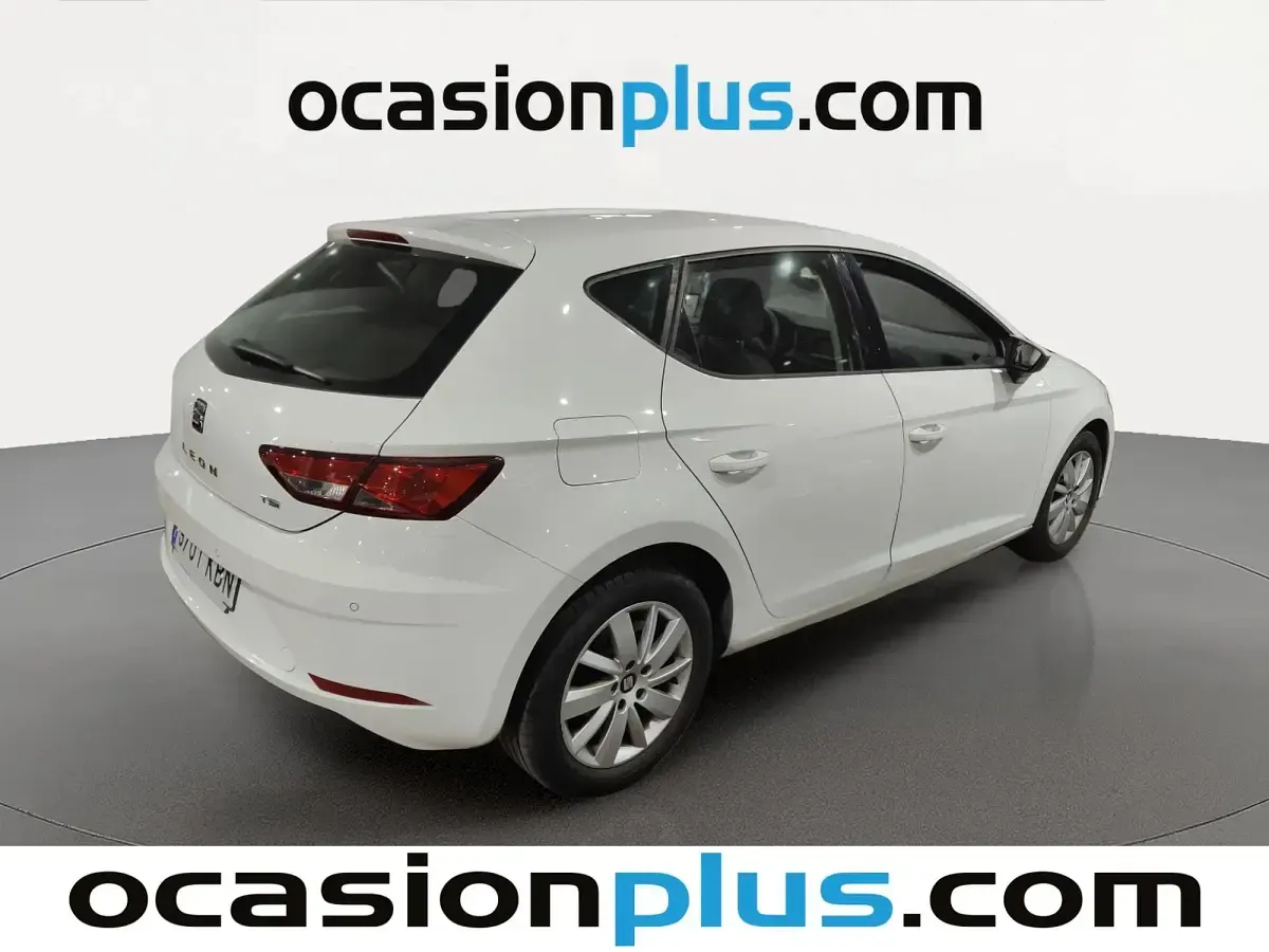 Usado Seat Leon Reference 110 CV (80 kW) 2017 Blanco Utilitario