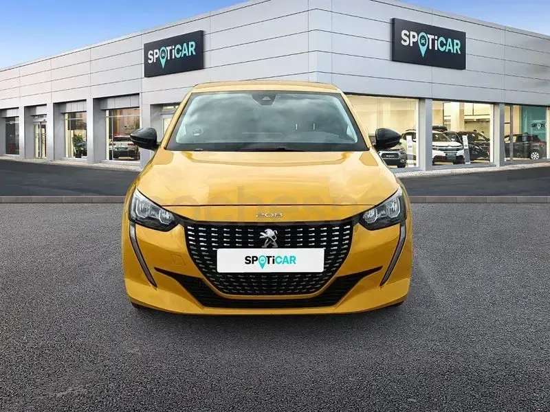Usado Peugeot 208 Allure 100 CV (73 kW) 2023 Amarillo Utilitario