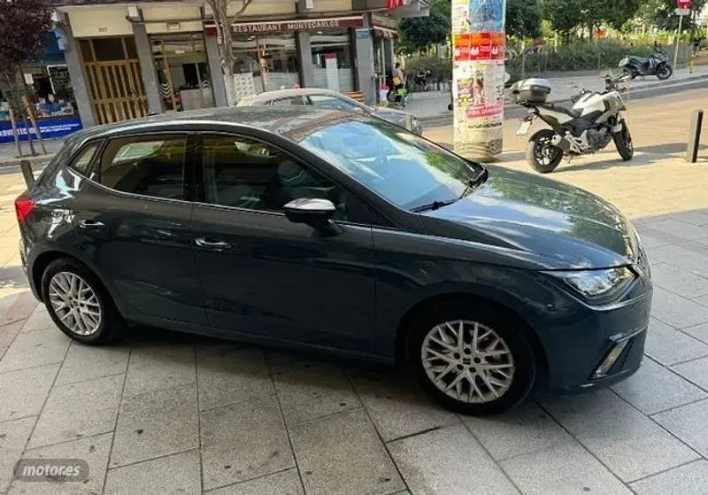 Usado Seat Ibiza FR 115 CV (84 kW) 2025 Gris / plata Utilitario