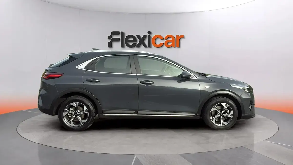Usado Kia XCeed 120 CV (88 kW) 2022 Gris SUV