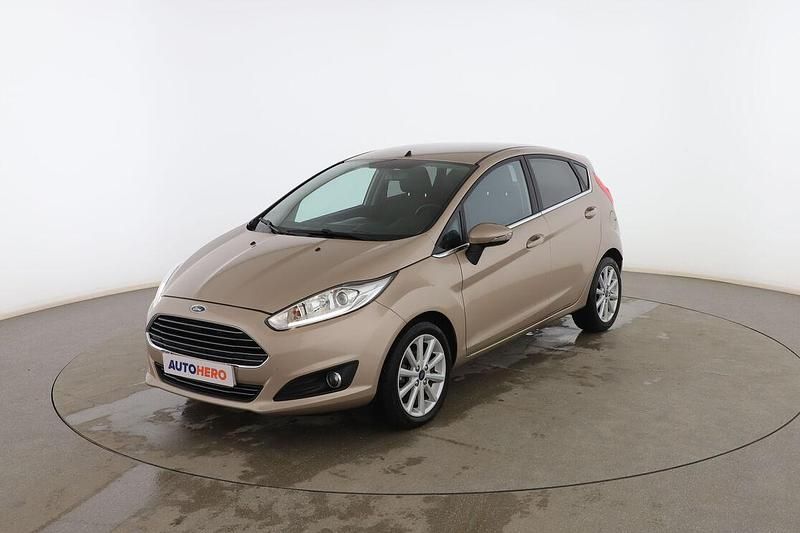 Usado Ford Fiesta Titanium 95 CV (69 kW) 2015 Marrón Utilitario