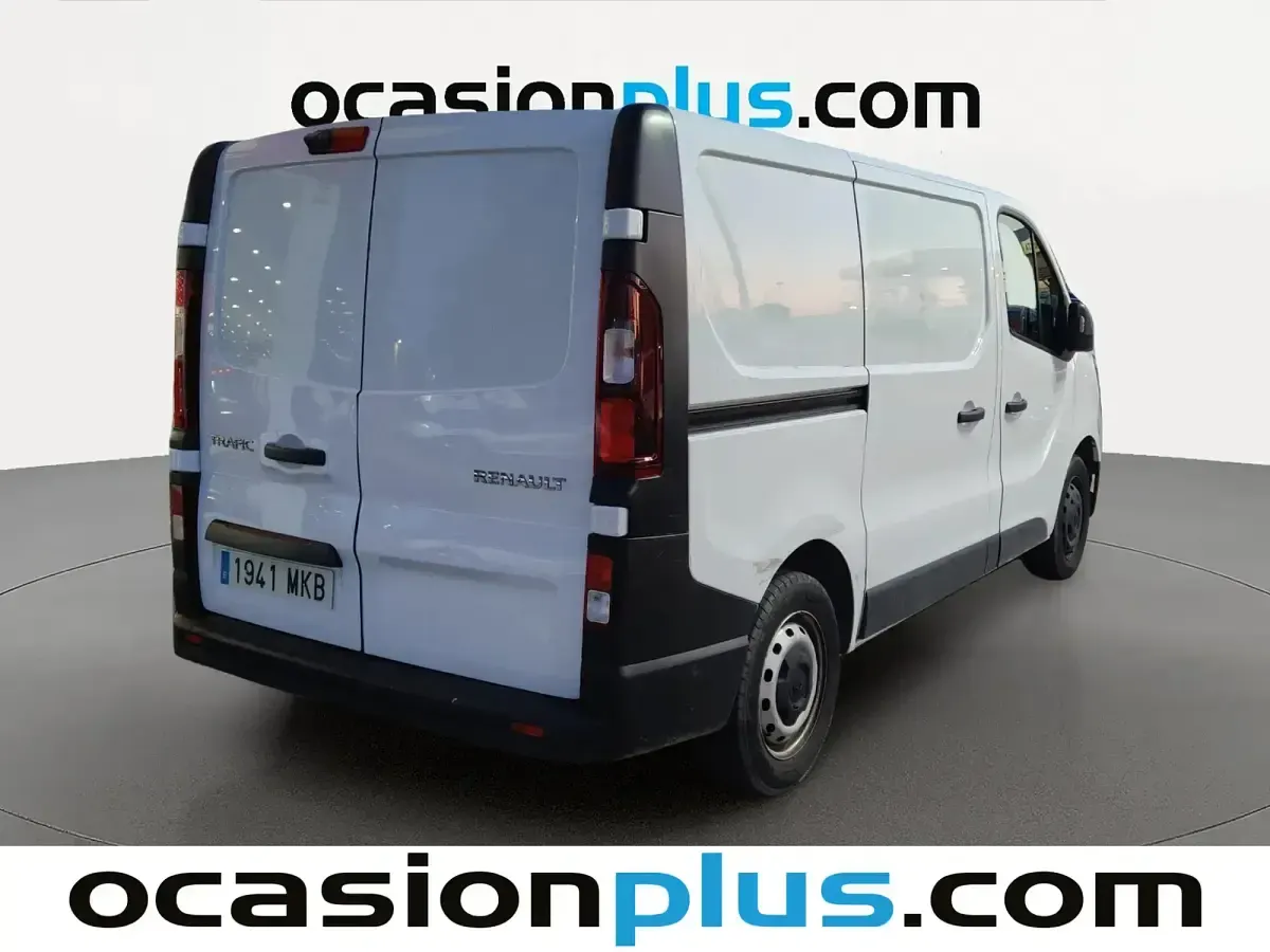 Usado Renault Trafic 130 CV (95 kW) 2023 Blanco Monovolumen