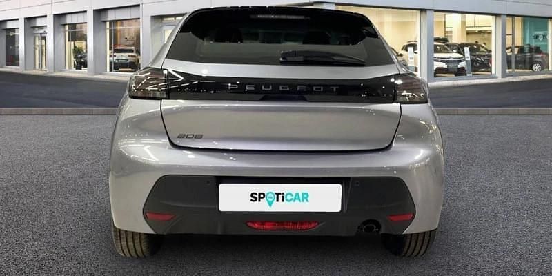 Usado Peugeot 208 Active 102 CV (75 kW) 2024 Gris Utilitario