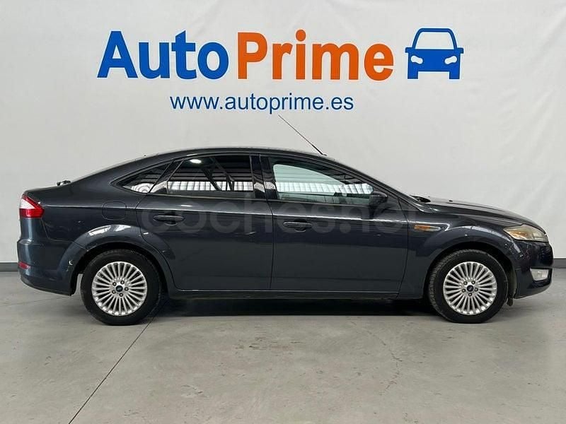 Usado Ford Mondeo Trend 125 CV (91 kW) 2008 Azul Berlina