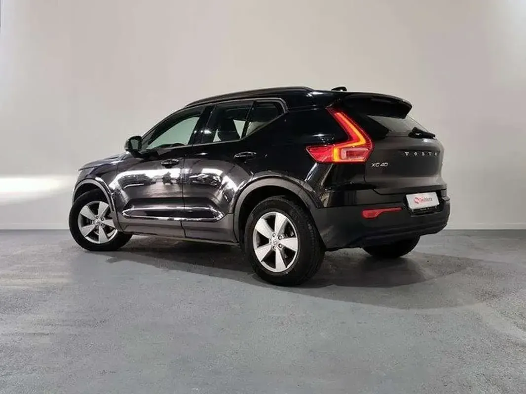 Usado Volvo XC40 Core 2023 Negro SUV