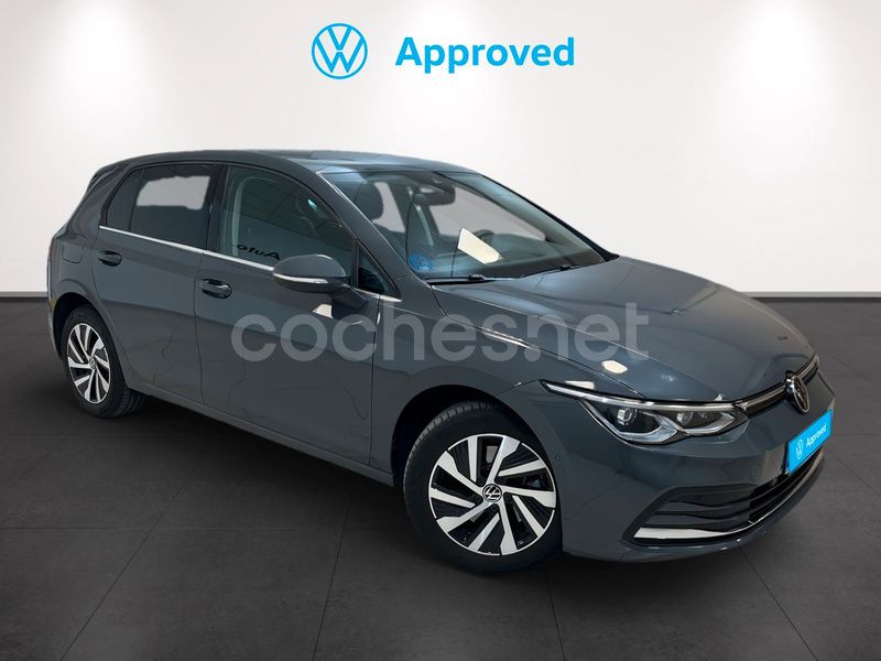 Gris / plata Usado 2023 VW Golf VIII Berlina | 35.900 € - Imagen 1/4