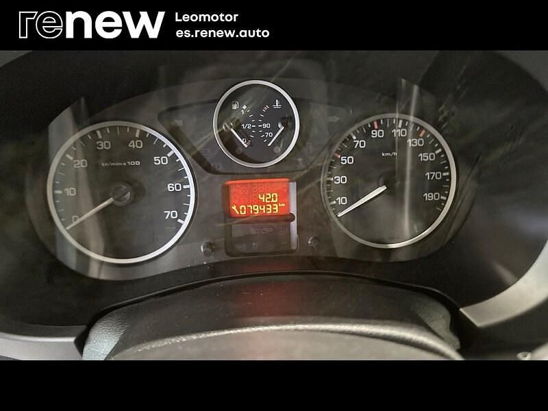 Usado Peugeot TePee Style 100 CV (73 kW) 2018 Gris moka Familiar