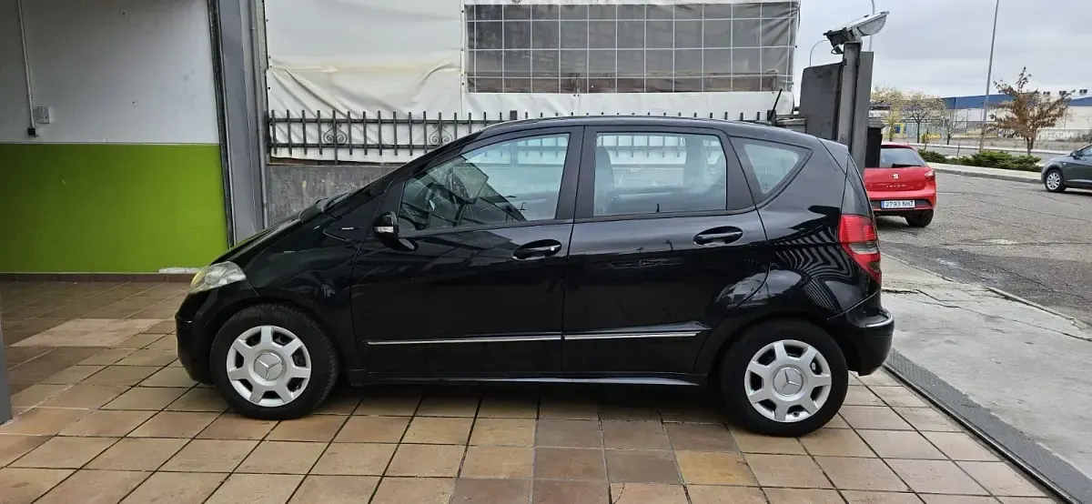 Usado Mercedes A180 109 CV (80 kW) 2008 Negro