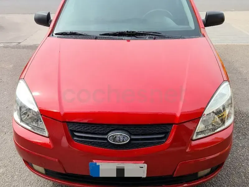 Usado Kia Rio EX 110 CV (80 kW) 2006 Rojo Berlina