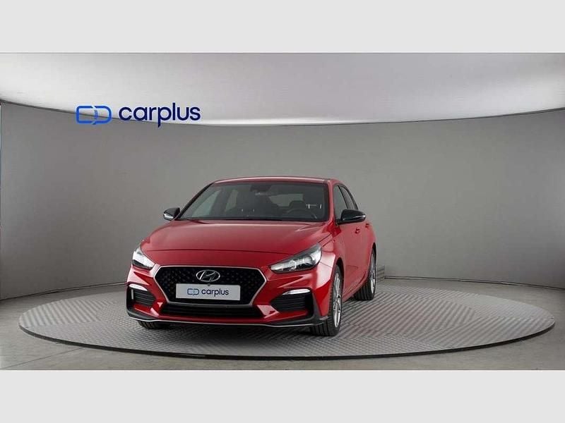 Begagnad Hyundai i30 N Line 120 HK (88 kW) 2021 Röd Sedan