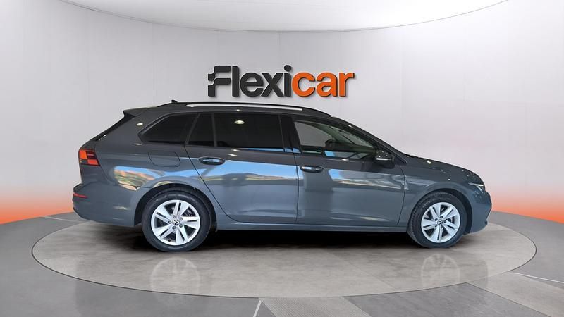 Usado VW Golf VIII Life 116 CV (85 kW) 2021 Gris Familiar