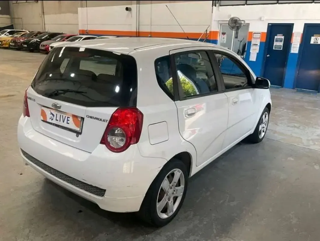 Usado Chevrolet Aveo LS 84 CV (61 kW) 2011 Blanco Utilitario