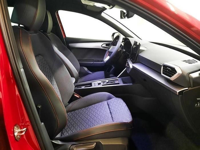 Usado Seat Leon FR 204 CV (150 kW) 2025 Rojo