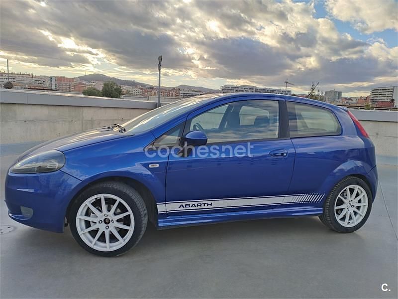 Usado Fiat Punto Sport 95 CV (69 kW) 2009 Azul Utilitario