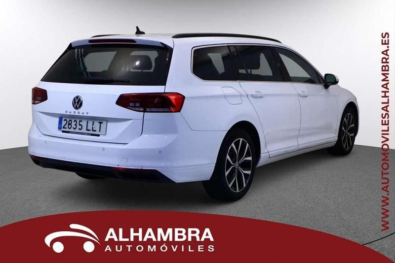 Usado VW Passat Executive 120 CV (88 kW) 2021 Familiar