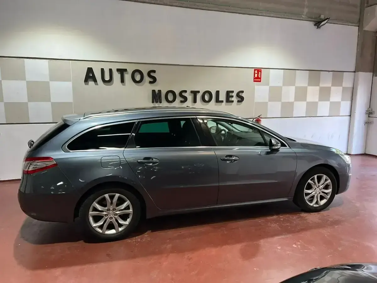 Usado Peugeot 508 Allure 115 CV (84 kW) 2012 Gris / plata Familiar