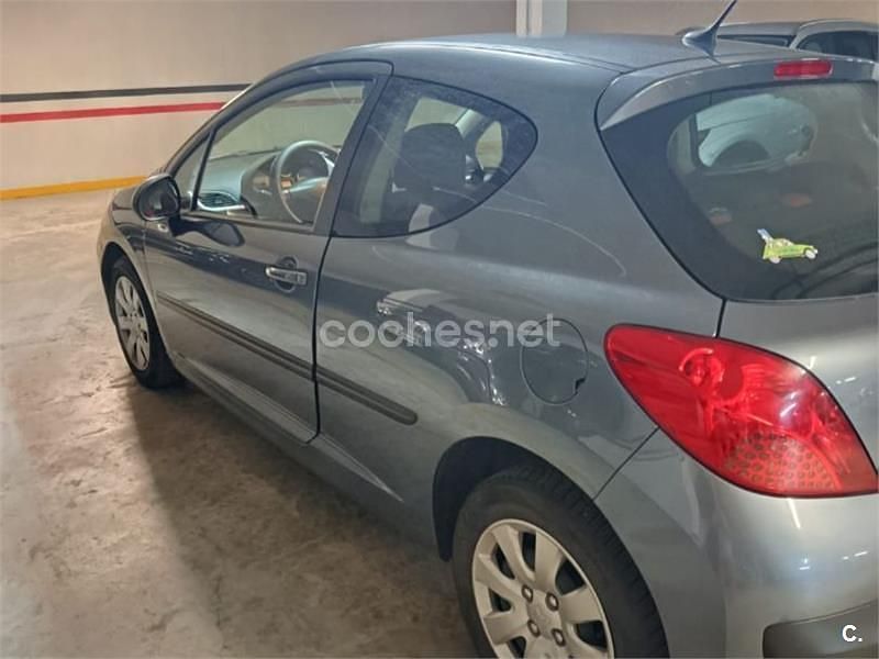 Azul Usado 2007 Peugeot 207 Berlina | 5500 € (Precio justo) - Imagen 1/4