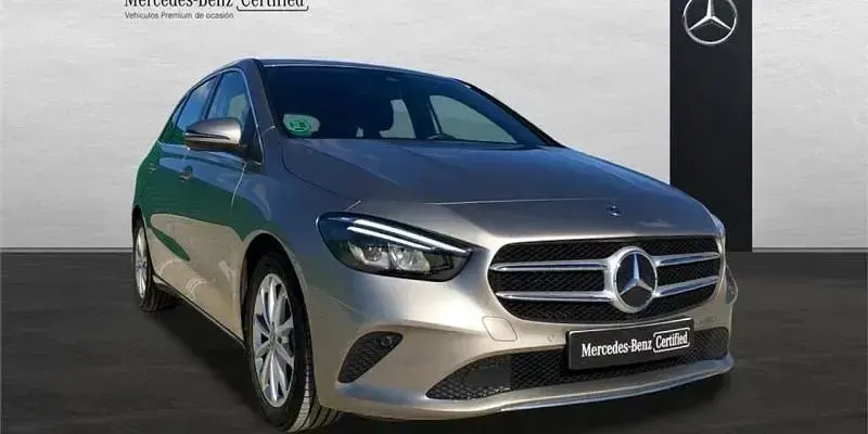 Usado Mercedes B200 150 CV (110 kW) 2020 Plata Monovolumen