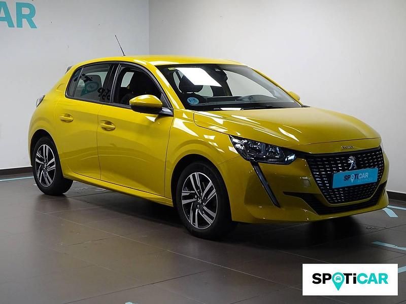 Usado Peugeot 208 Allure 100 CV (73 kW) 2020 Dorado Utilitario
